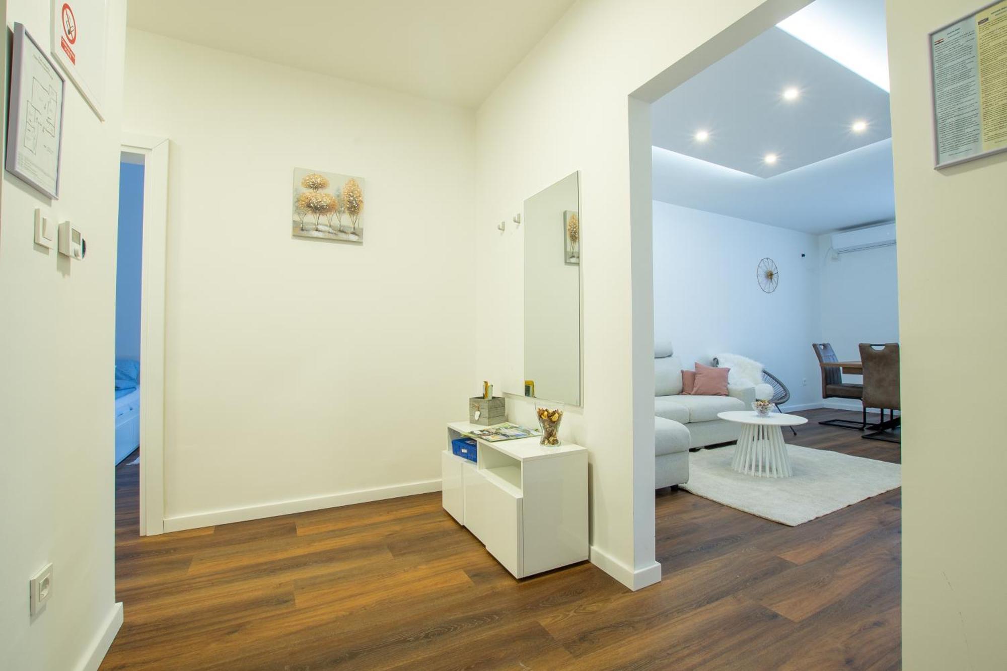 Apartman Valentina - Self Check In And Check Out Otočac Exterior foto
